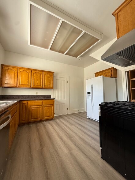 Kitchen - 2448 5th St