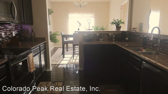 Building Photo - 4 br, 3 bath House - 7874 Pinfeather Dr