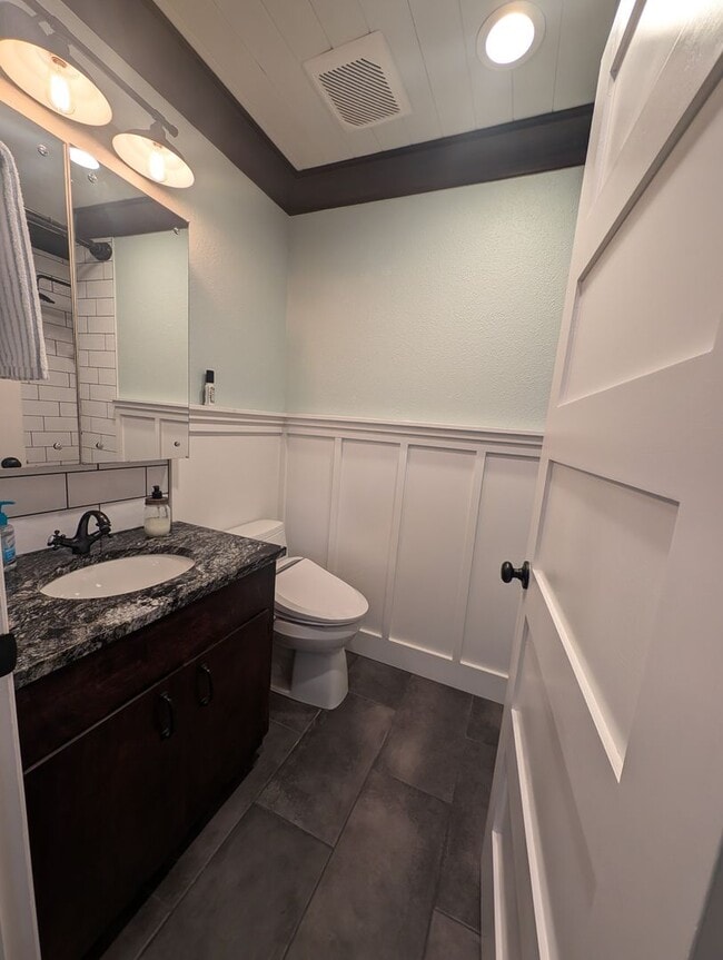 Building Photo - Stunning 4-Bedroom Home in Desirable Central Kitsap Location