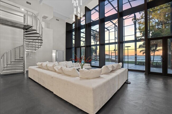 Building Photo - 3824 Gaines Dr