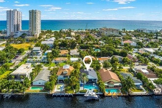 Building Photo - 301 S Riverside Dr