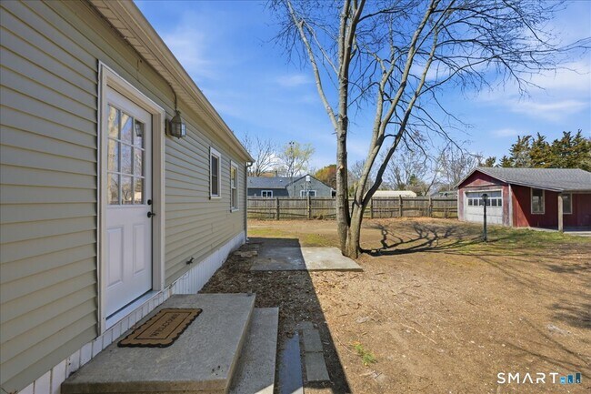 Building Photo - 106 Midway Oval