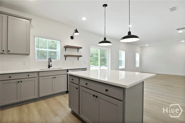 Building Photo - 176 Kingswood Cir