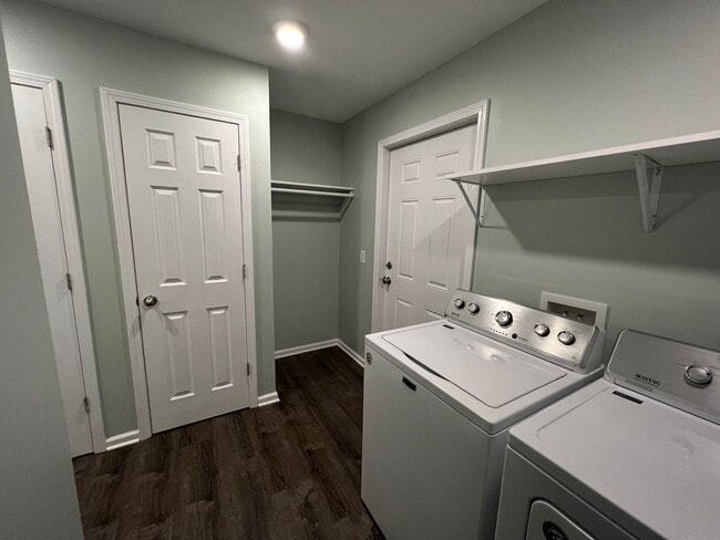 Building Photo - 723 Eastgate Pl