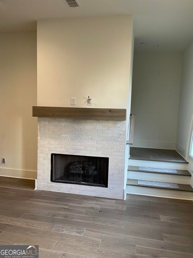 Building Photo - 460 Heatherden Ave