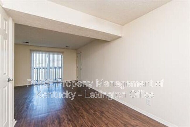 Building Photo - 352 Redding Rd