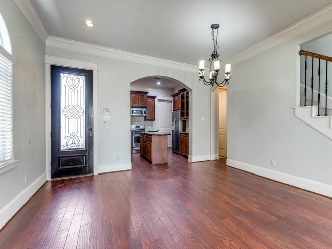 Building Photo - 1216 E 29th St