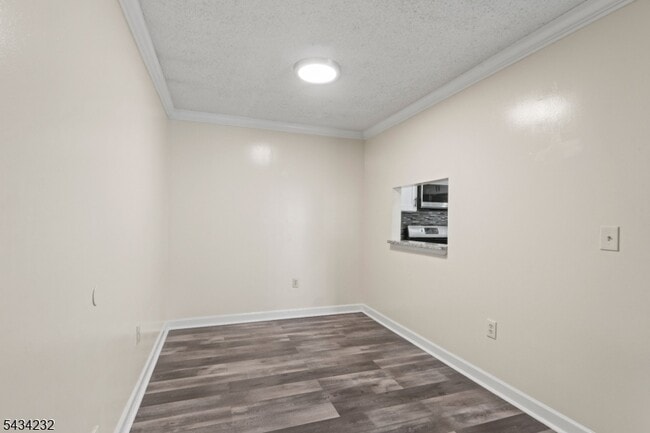 Building Photo - 24 Amberly Ct