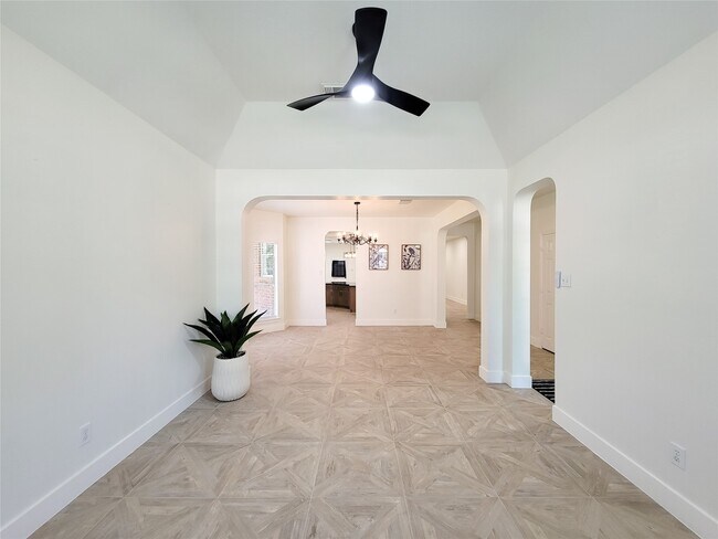 Building Photo - 218 Windrift Ct