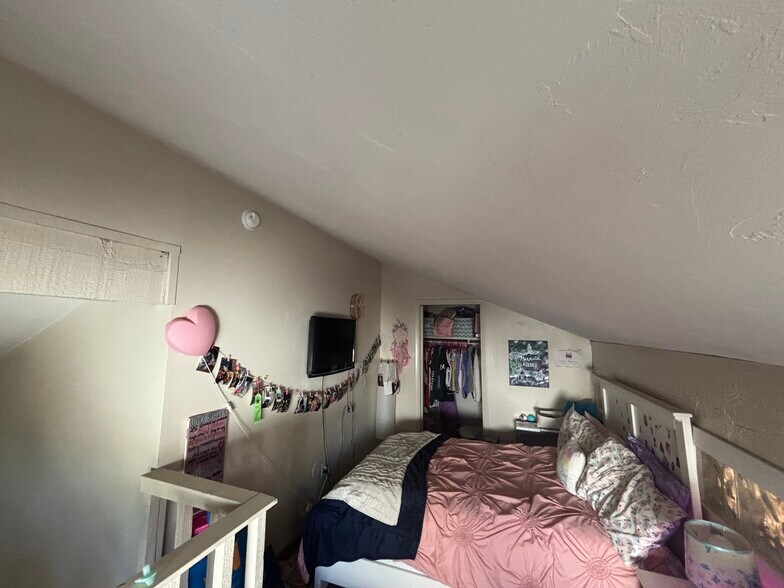 Building Photo - 336 Old Fish Creek Falls Rd