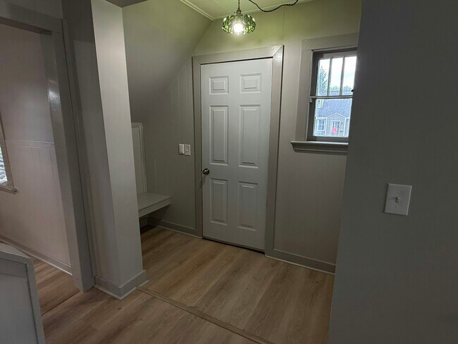 Building Photo - 314 Mcrae