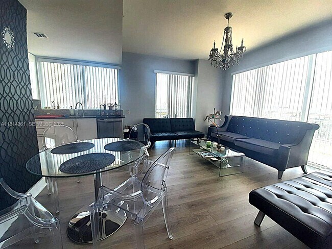 Building Photo - 60 SW 13th St