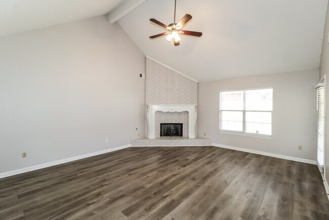 Building Photo - 5694 Pecan Trce