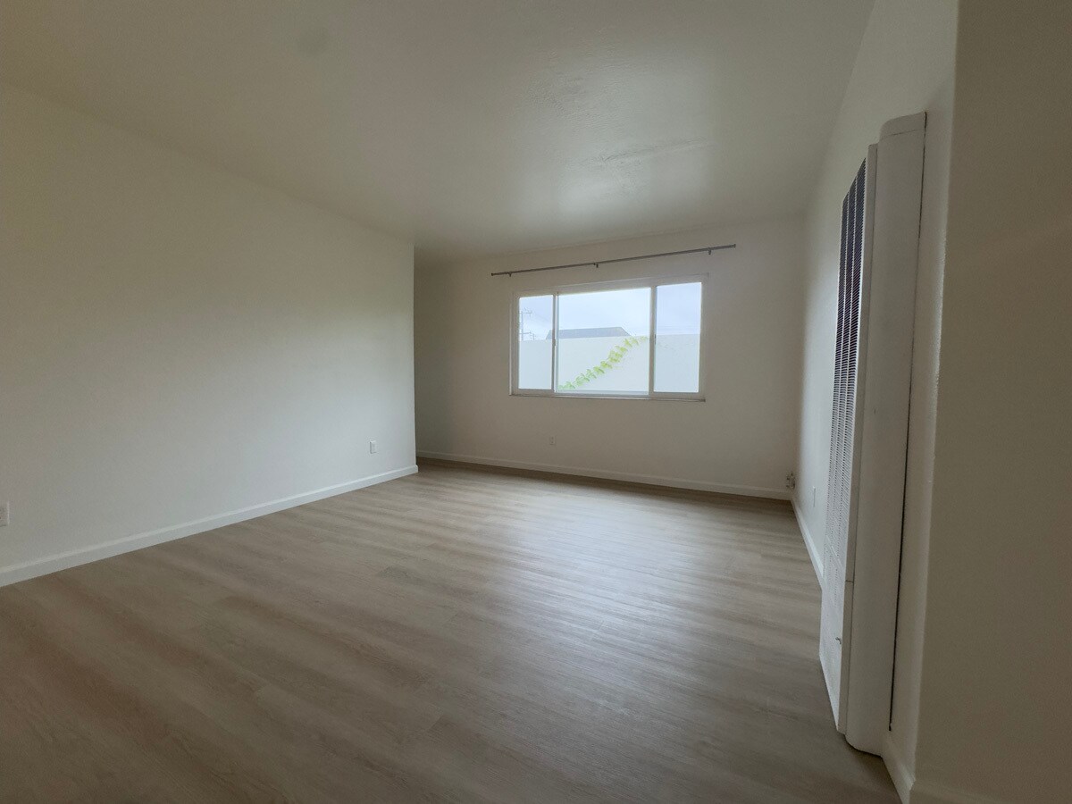 Building Photo - 6501 Raymond St