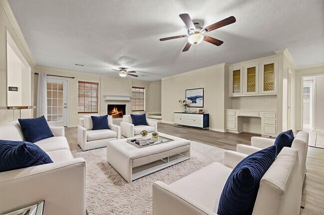 Building Photo - 1103 Suwanee Ln