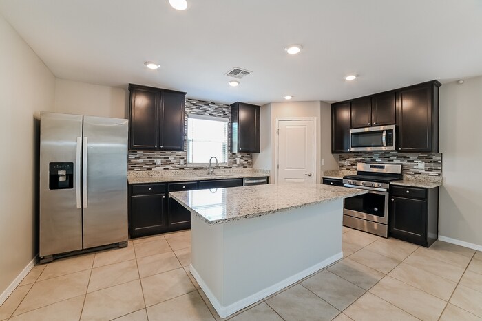 Building Photo - 8126 W Agora Ln