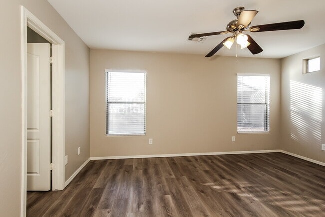 Building Photo - 1607 W Nancy Ln