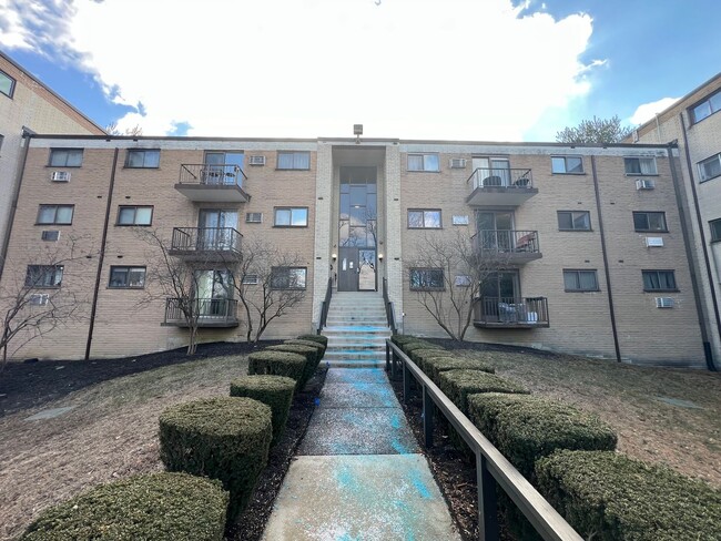 Primary Photo - Luxurious 1-Bedroom Condo at Haverford Hil...