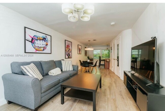 Building Photo - 6865 Bay Dr