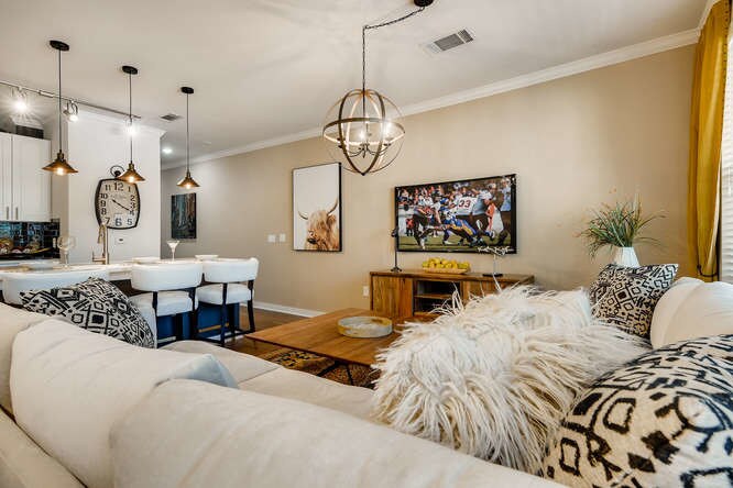 Building Photo - 1900 Barton Springs, Unit #2042