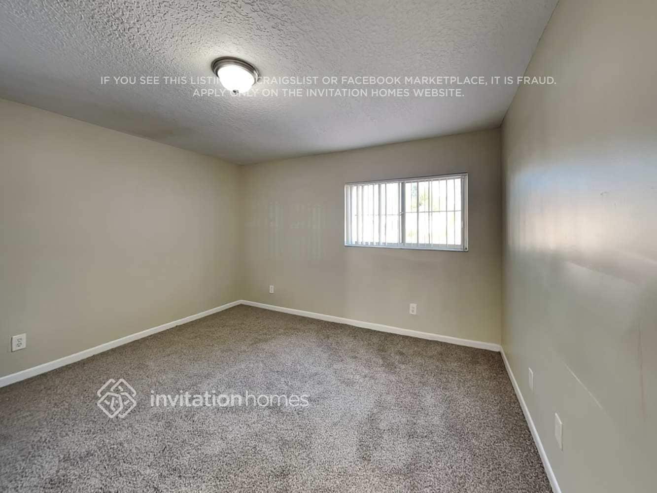 Building Photo - 1089 SE 6th Ave