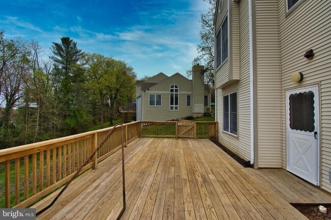 Building Photo - 313 Harper Dr