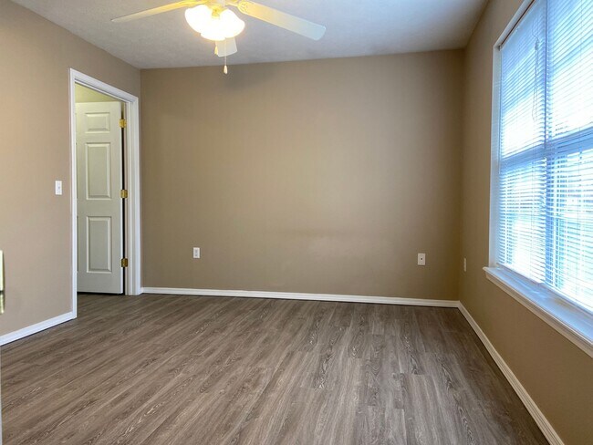 Building Photo - Condominium in Academy Commons