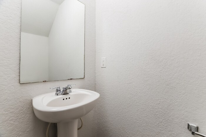 Building Photo - 10703 Goose Way