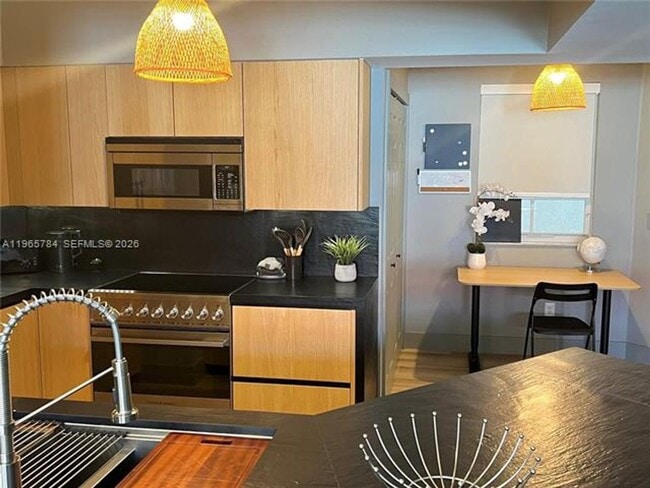 Building Photo - 3145 NE 184th St