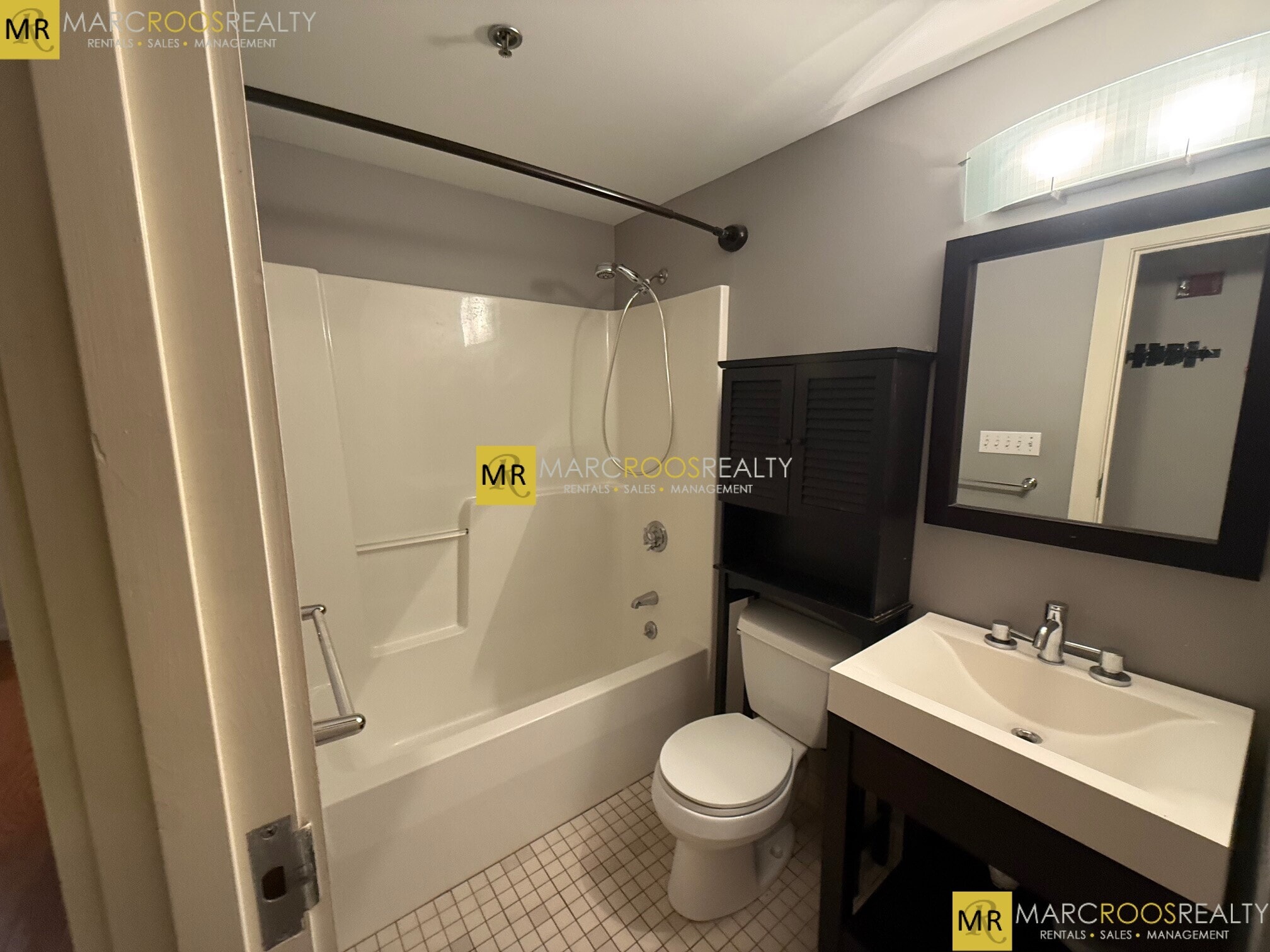 Building Photo - 534 Commonwealth Ave