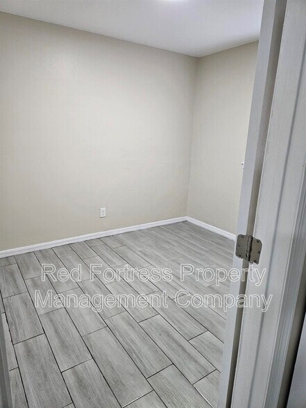 Building Photo - 5319 27th St SW