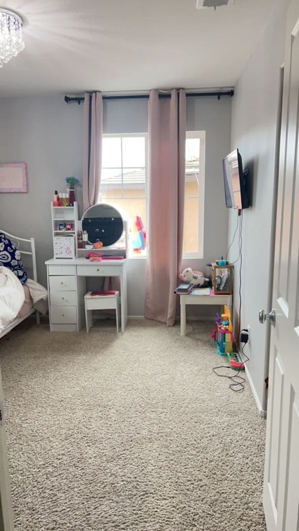 Building Photo - Beautiful 4 bedroom, 3 bath home nestled in the foothills of Fallbrook