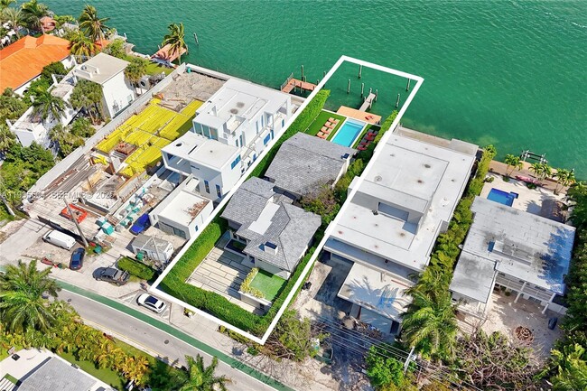 Building Photo - 1277 N Venetian Way