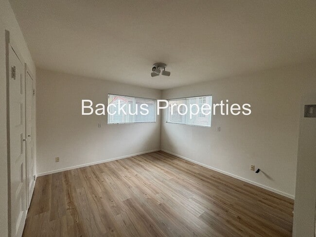 Building Photo - Wonderful two-bedroom unit in Monterey