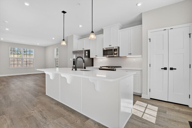 Building Photo - 19753 Grn Vlg Dr