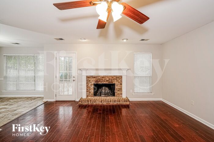 Building Photo - 501 Baronne St