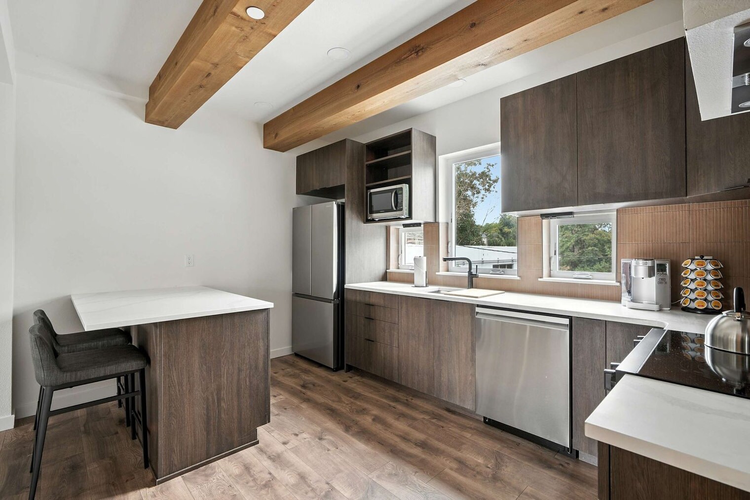 Building Photo - 925 NE 23rd Ave