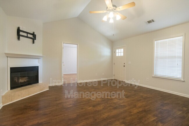 Building Photo - 155 Whispering Springs