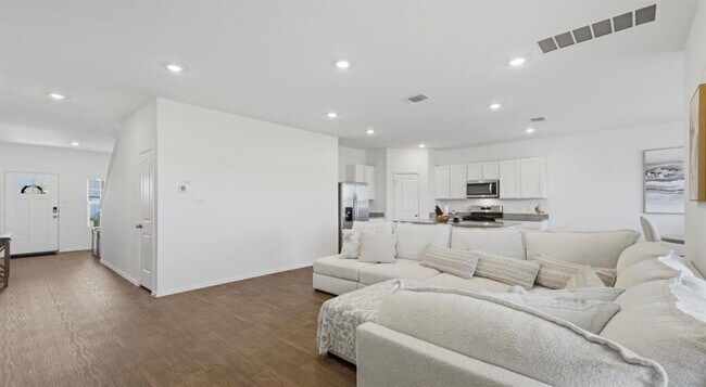 Building Photo - 293 Ebbsfleet Dr