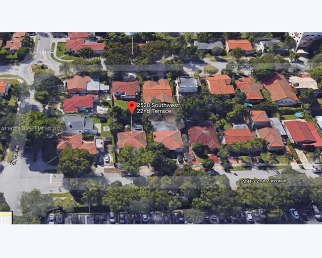 Building Photo - 2520 SW 22nd Terrace