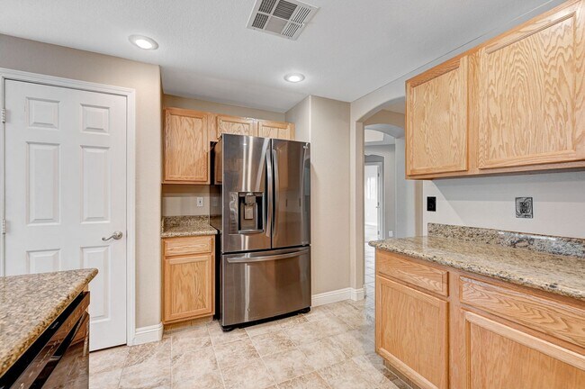 Building Photo - AMBER RIDGE Gated Beauty in Summerlin! 1600+ SF Condo