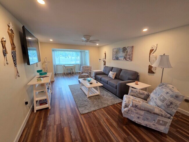 Building Photo - 5111 SE Miles Grant Rd