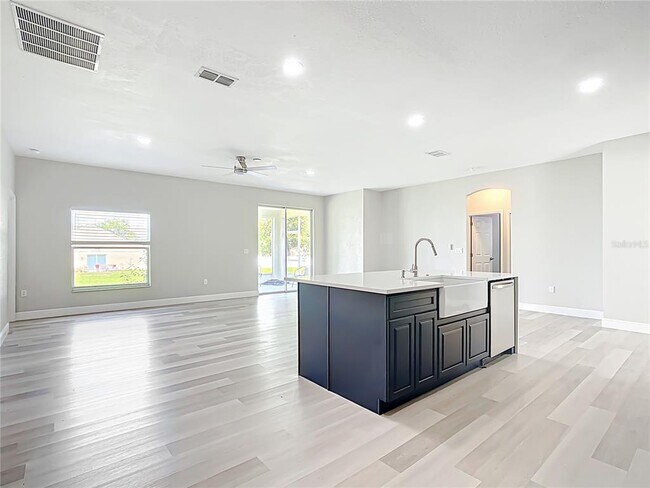 Building Photo - 550 Reddicks Cir