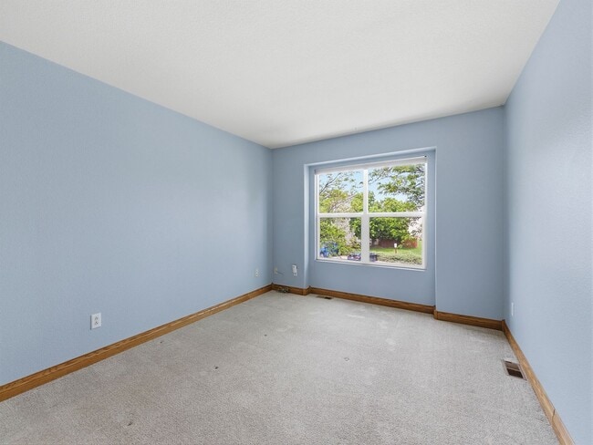 Building Photo - 1650 Oak Creek Dr