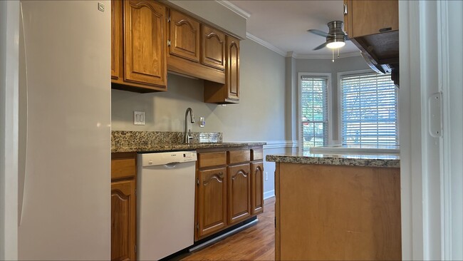 Building Photo - 2 Bed | 2.5 Bath Townhouse In North Raleig...