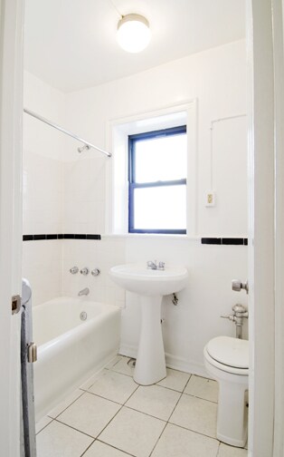 Primary Photo - 6041 N Kenmore Ave