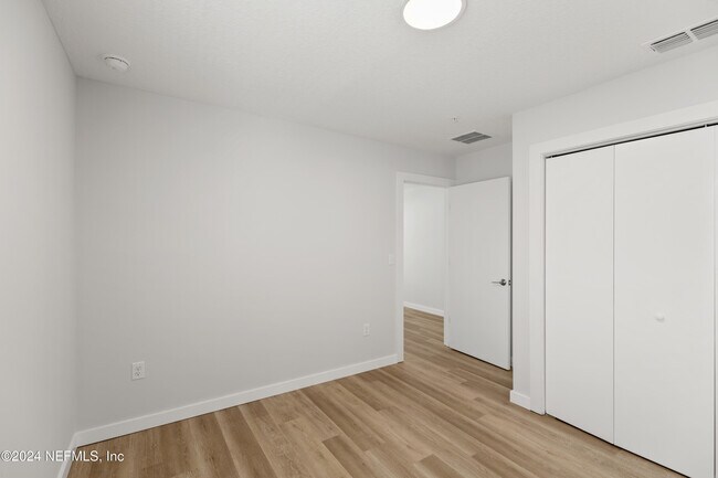 Building Photo - 223 19th St N