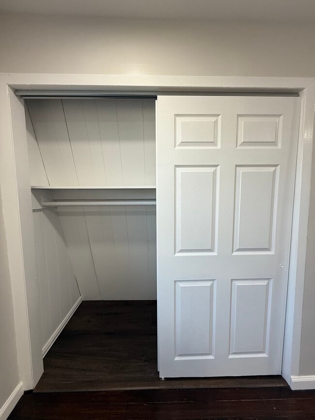 Building Photo - 438 Neville St