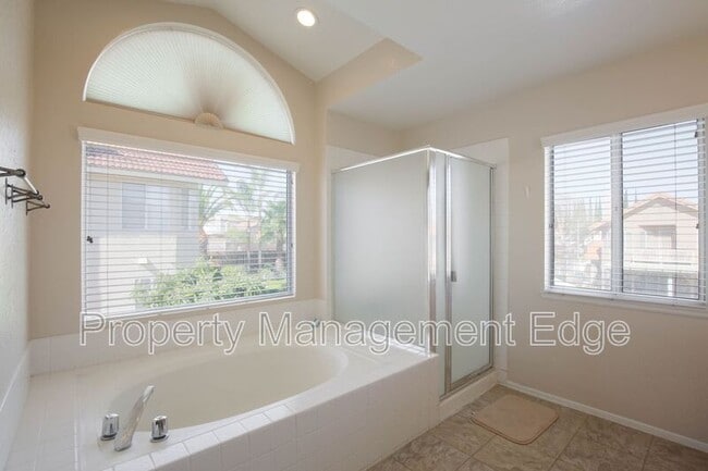Building Photo - 8543 Yarrow Ln