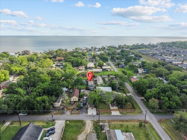 Building Photo - 4734 Oleander St